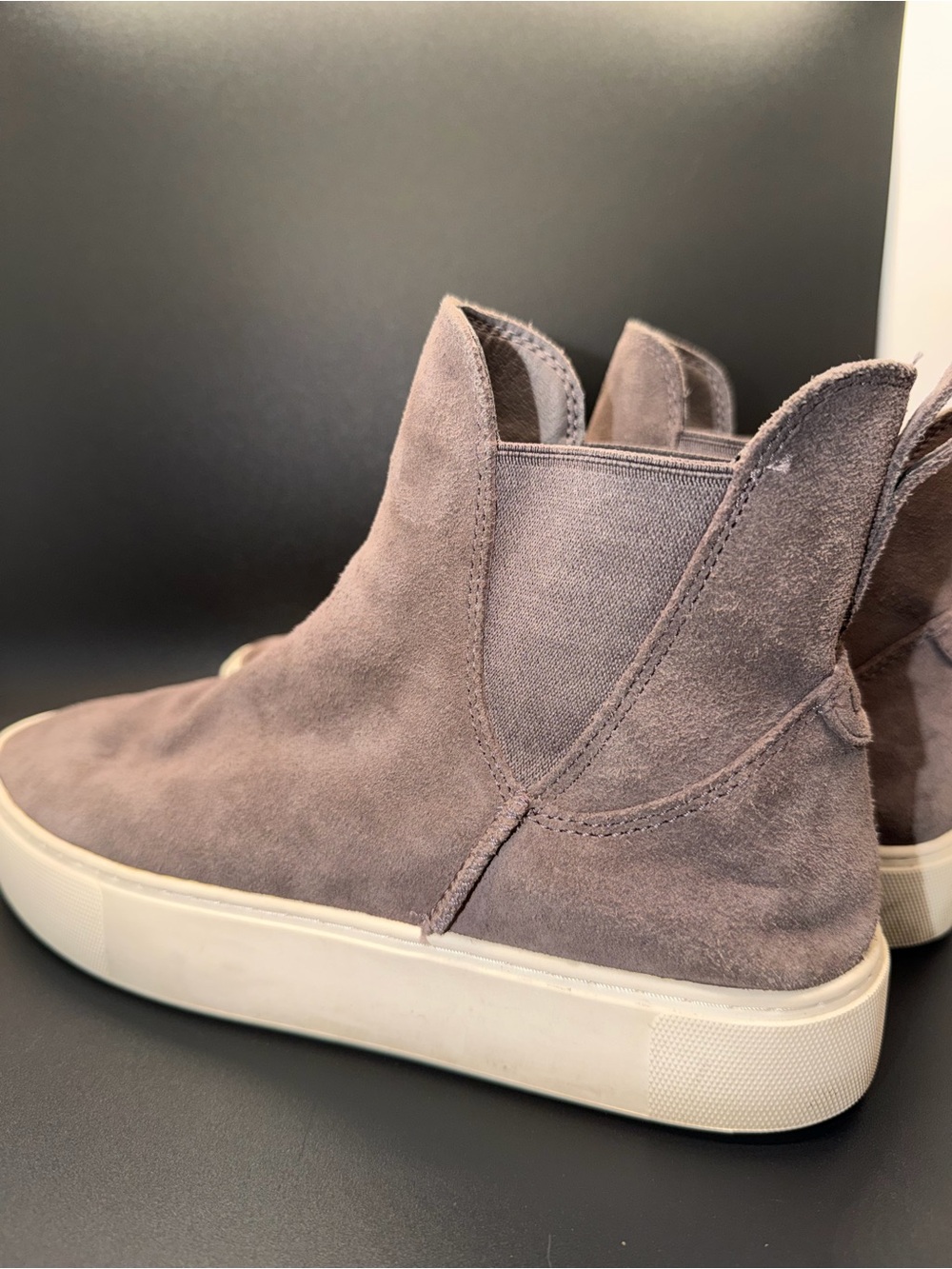 UGG Slip On High Top Sneakers Size 9 Women’s Grey Suede Leather Men’s 7.5